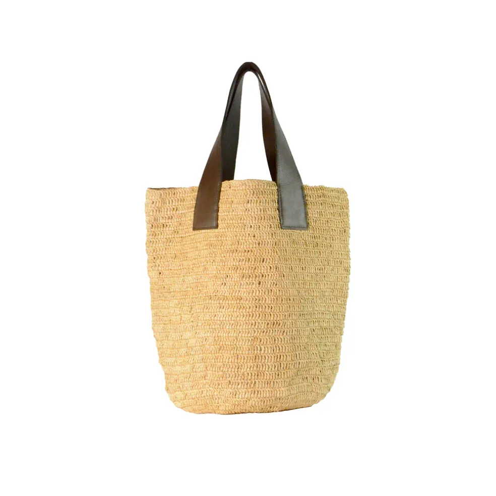 “El viajero” Soft And Flexible Woven Straw Bag