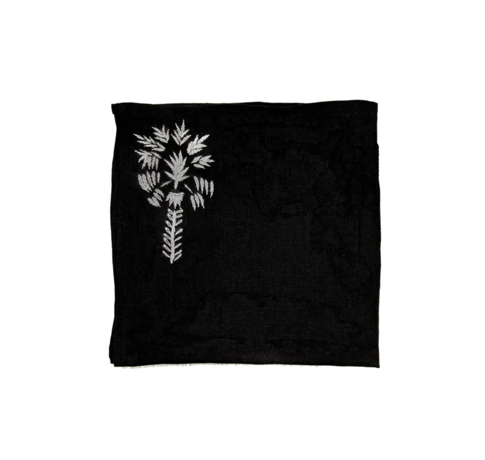 Hand embroidered linen napkin (Set of 4 Units)