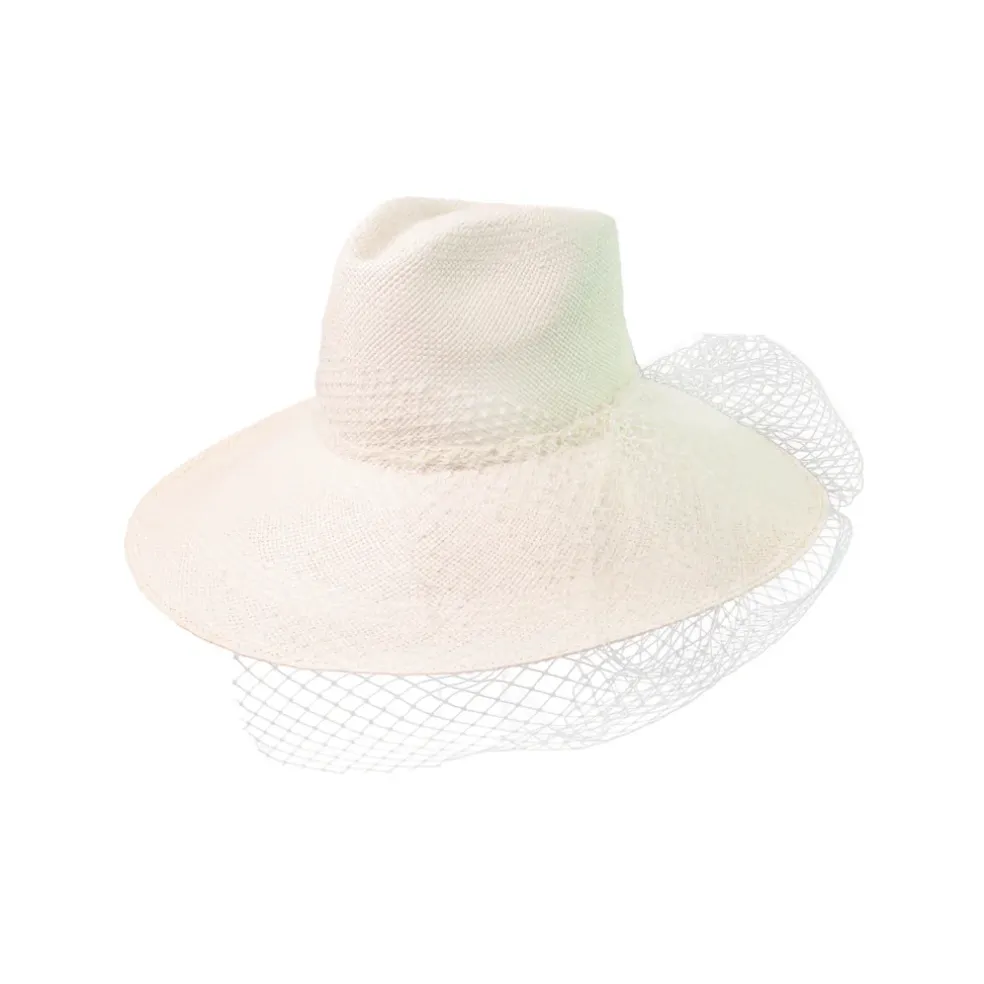 Long Brim Aguacate Hat with Tulle