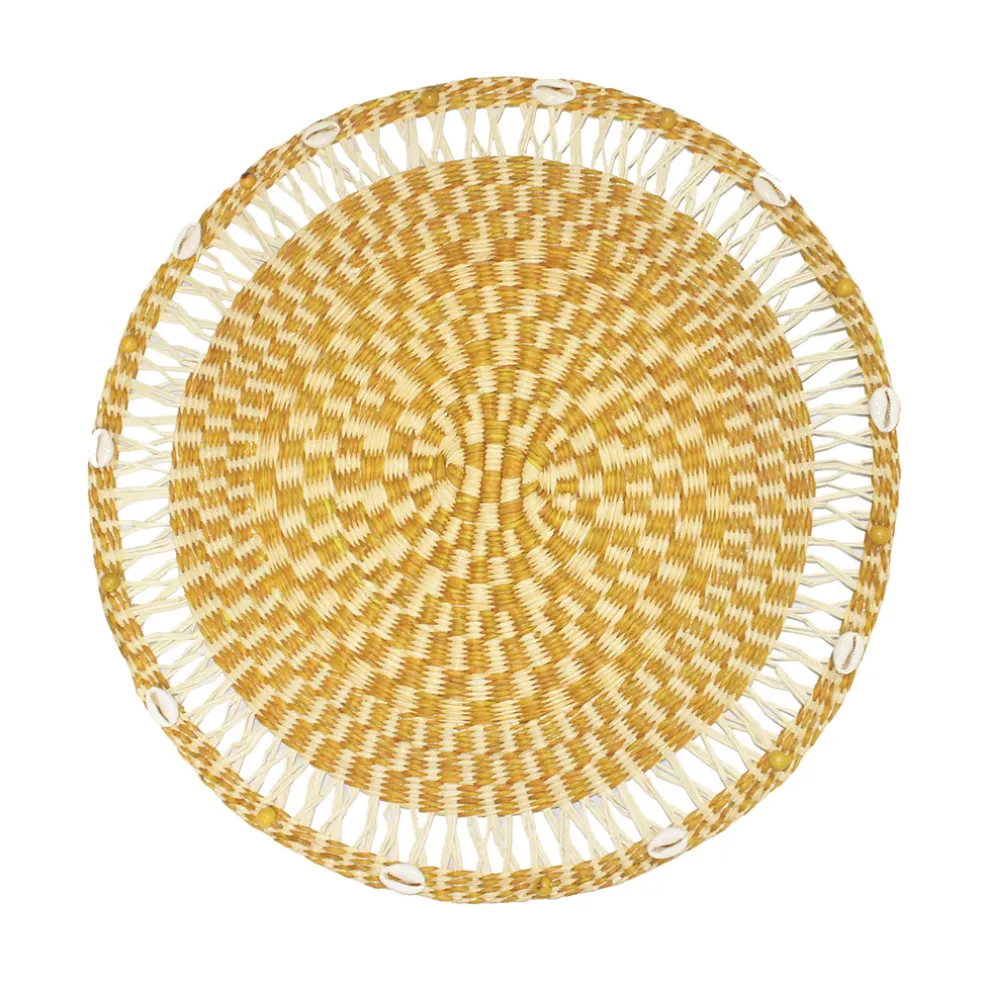 Round Placemat with beads and seashells (Set of 2 Units)